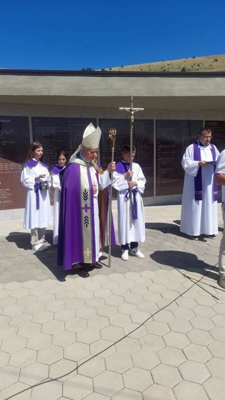 Read more: Bosansko Grahovo, 27. godišnjica pogibije hrvatskih branitelja za Bosansko Grahovo i otkrivanje...