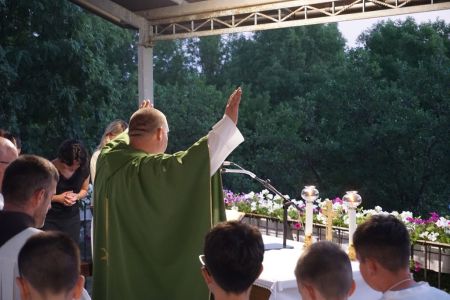 Read more: ČETVRTI DAN DEVETNICE – GOSPA SEONIČKA OKUPLJA SVE VIŠE SVOJE DJECE