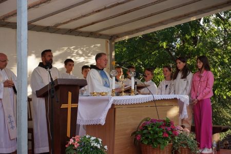 Read more: Drugi dan Devetnice, misno slavlje predvodio fra Anthony Burnside, župnik u Šujici 