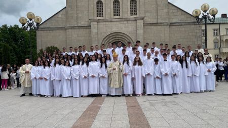 Read more: U Župi sv. Mihovila u Tomislavgradu  podijeljen je  sakrament Svete potvrde na 86 krizmanica i...