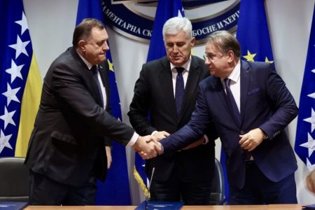 Read more: Da li je “Dan D” za BiH, Sastanak SNSD-a, HDZ-a BiH i Trojke u Banjaluci