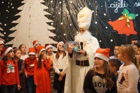 Read more: Predstavom , Raduj se cijeli svjete, pučkoškolci u Borčanima dočekali svetog Nikolu