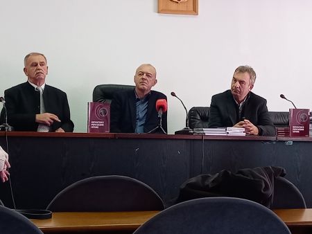 Read more: U Tomislavgradu održana javna tribina “Istine i laži o hrvatskoj povijesti”