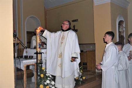 Read more: Velika subota, Uskrsno bdijenje 