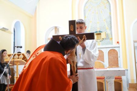 Read more: Obredi Velikog petka