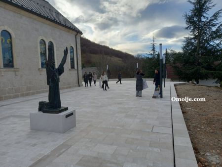 gallery1