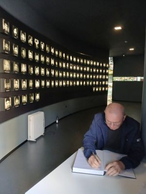 gallery1