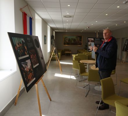 gallery1